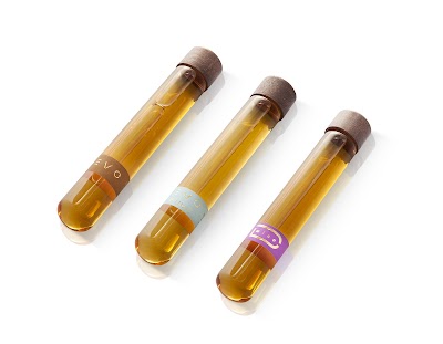 EVO, EVO FUMO und EVO DWine in 5-cl-Zigarrengläsern mit Holzverschluss